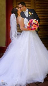 Svatební koordinátorka před oltářem