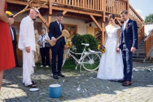 Strnadovský mlýn rozbíjení talíře