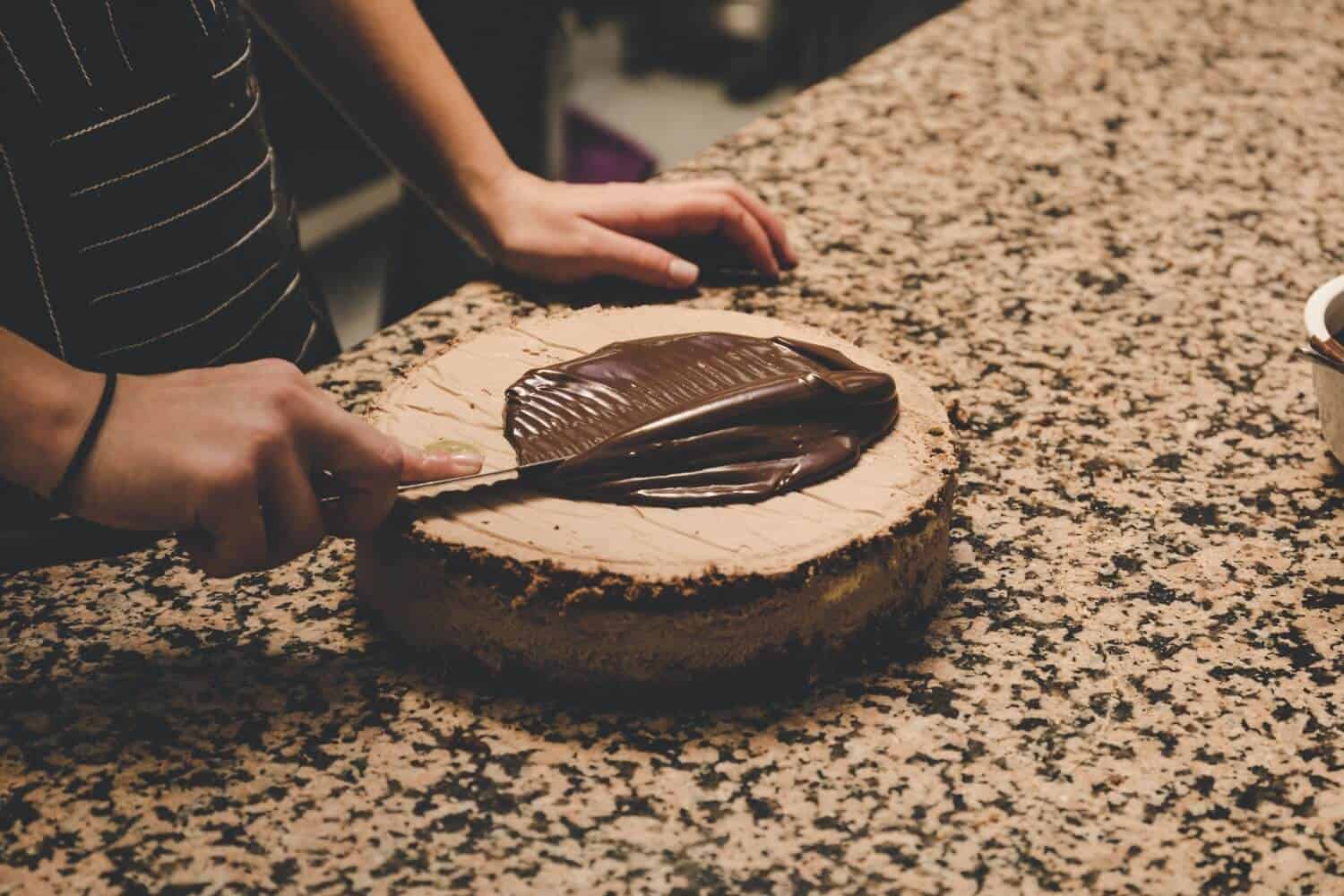 Výroba dortu v Café Mozart