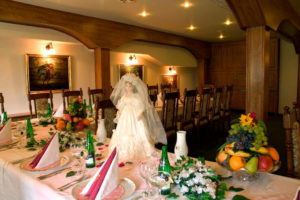 Golemův restaurant - svatební tabule s nevěstou