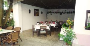 golemuv_restaurant_8_zahradka_pod_strechou