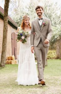 Svatební šaty Agnes -nevěsta a ženich