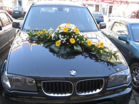 Květiny Studio Detail nazdobené auto