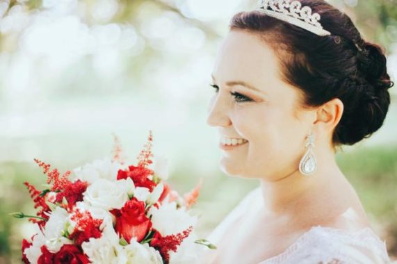 Svatební foto Martin Holík nevěsta s korunkou