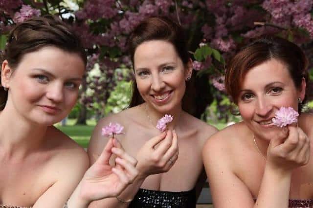 musica di praga tri dámy s květinkou