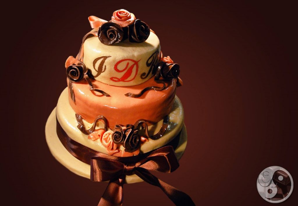Svatební dort od základu zcela speciální, vytvořen pro nevěstu trpící ,,Crohnovou chorobou