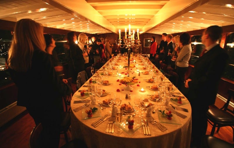 Svatební hostina na lodi Nepomuk