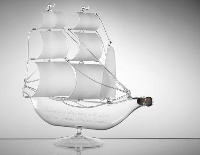 Loď - skleněná láhev