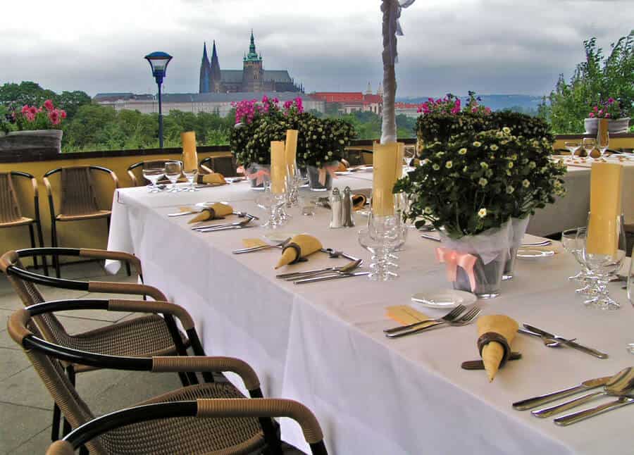 Petřínské terasy - svatební tabule s výhledem