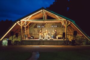 Penzion Kamínek venkovní podium