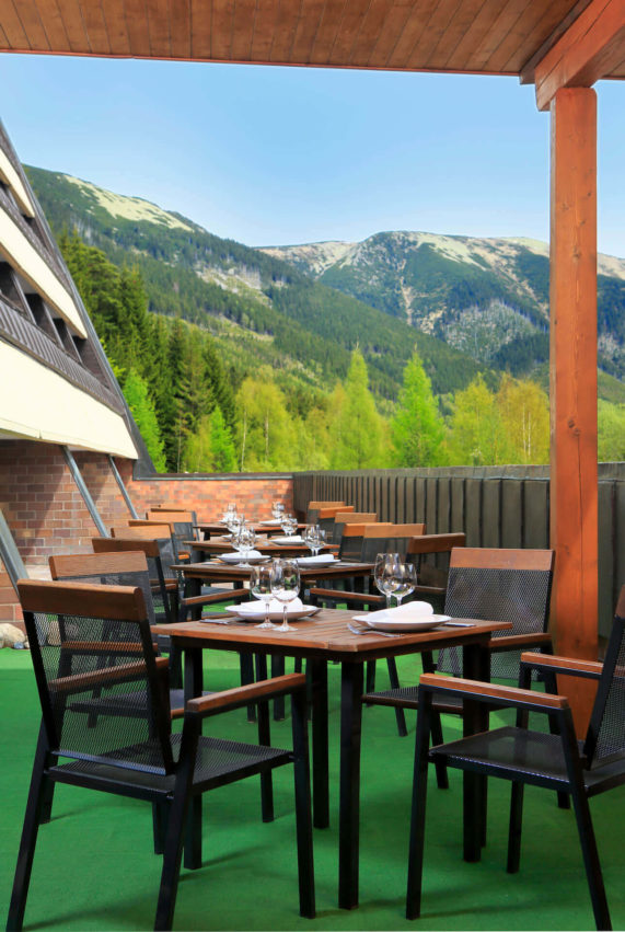 Orea Resort Horal - terasa u kongresového sálu