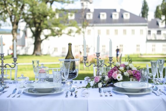 Zámecký Hotel Panství Dlouhá Lhota - svatební tabule