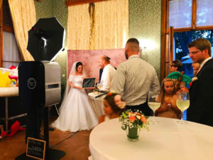 Fotokoutek na svatbu Dunobox - nevěsta