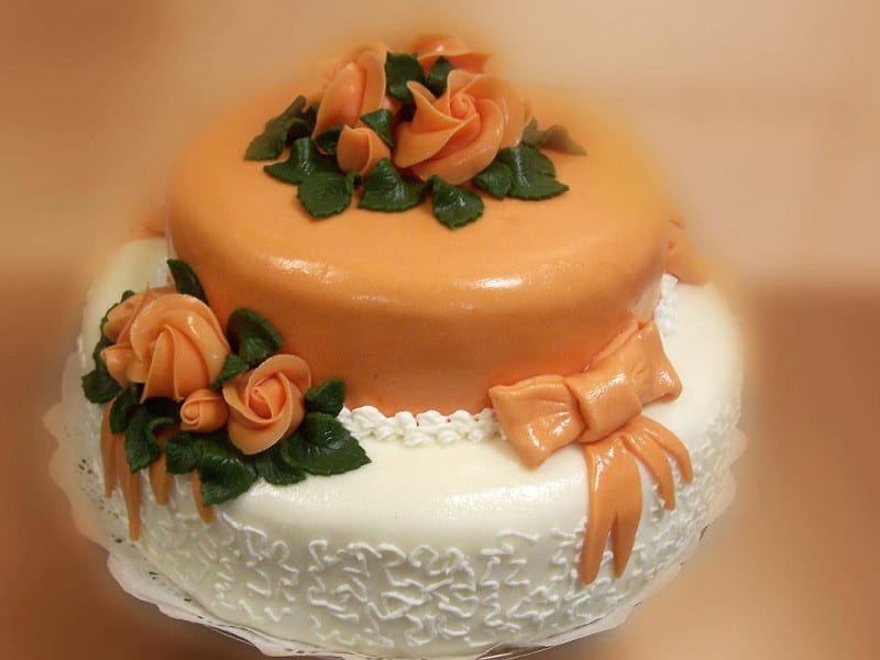 Svatební dort s mašlí oranžový z Café Mozart