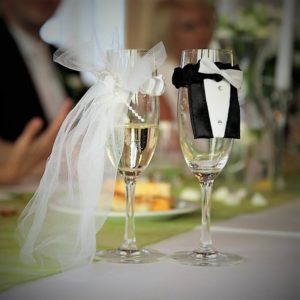 Restaurace Pod Zámkem Průhonice svatební přípitek