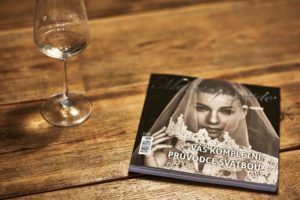 Magazín Marriage guide 2019 na dřevo