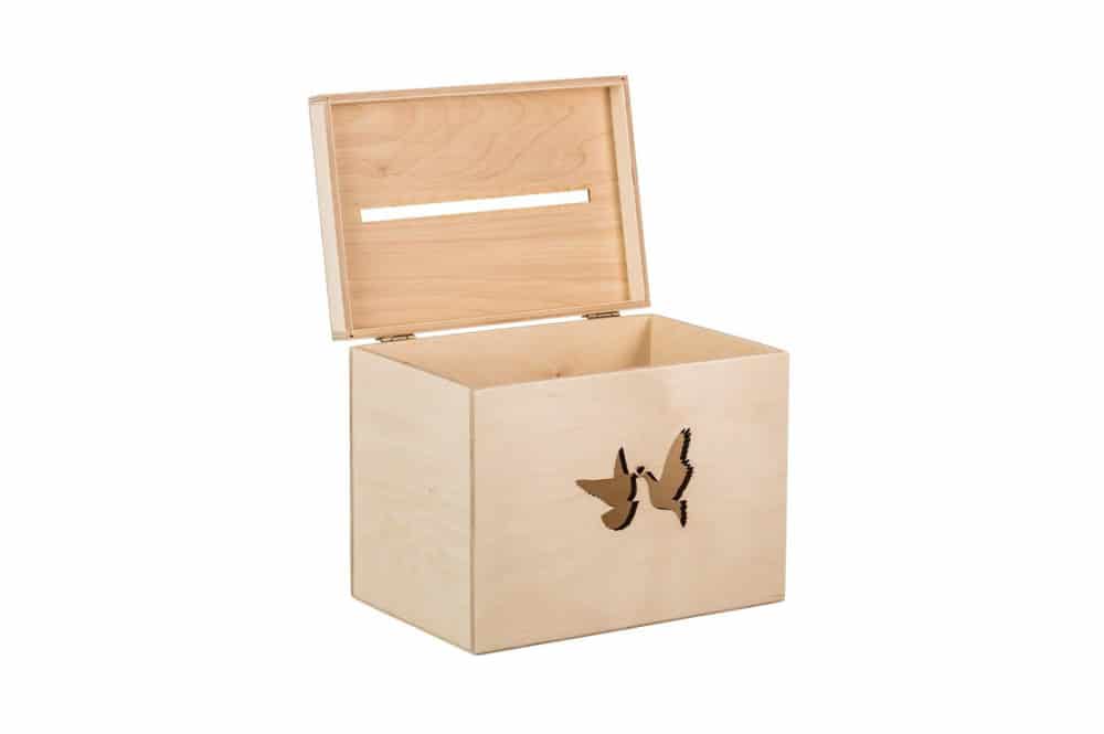 Dřevěný svatební box s otvorem ve víku, motiv holubičky