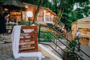 Hlubočepský zámeček - svatební stan, vítejte