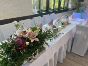 Liberecká výšina, květinová dekorace stolu